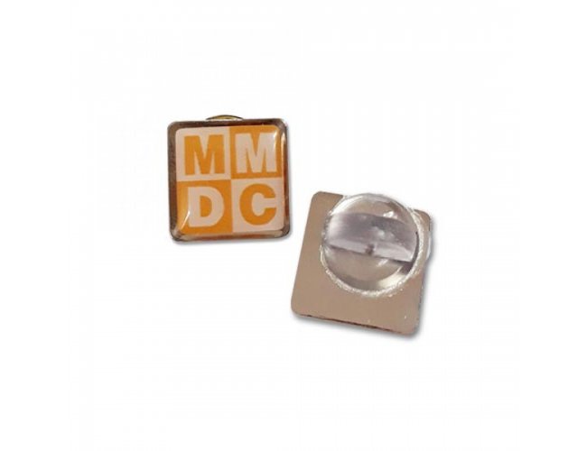 Pin Personalizado Resinado B46 Quadrado 15x15mm